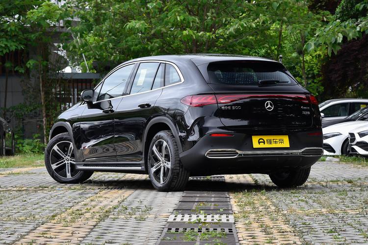 Mercedes-Benz EQE SUV - фото 5