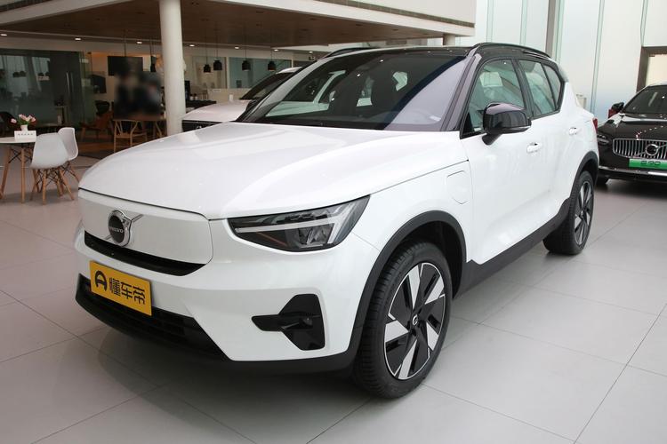 Volvo XC40 Recharge - фото 1