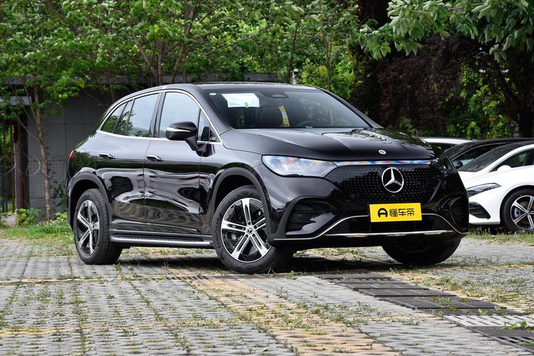 Mercedes-Benz EQE SUV - фото 3