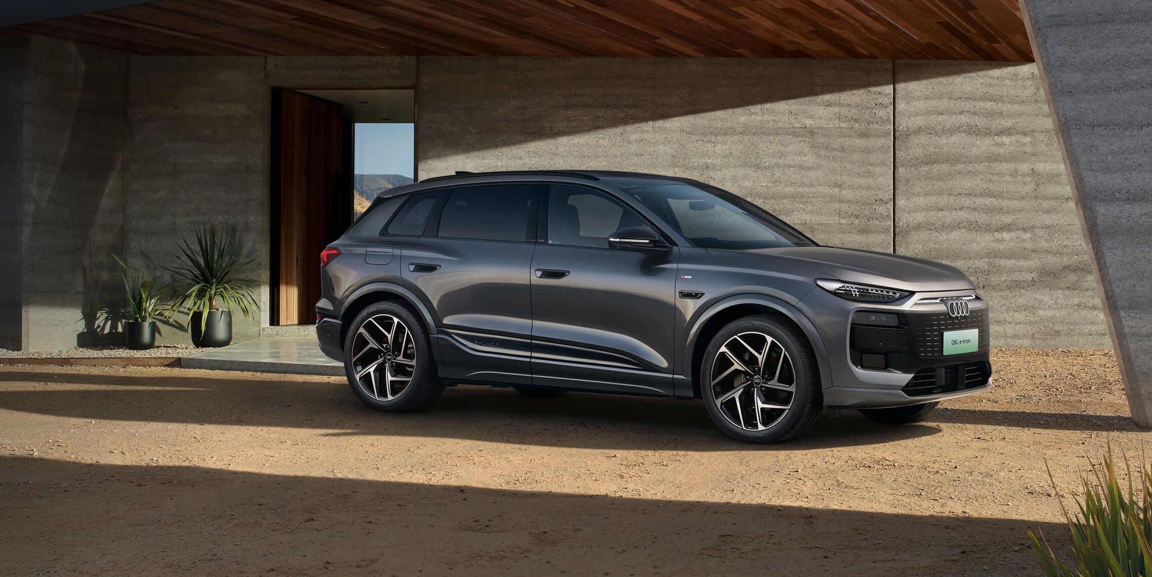 Audi Q6L e-tron — електричний SUV з подовженою базою