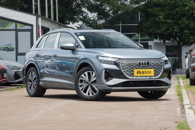 Audi Q4 e-tron - фото 3