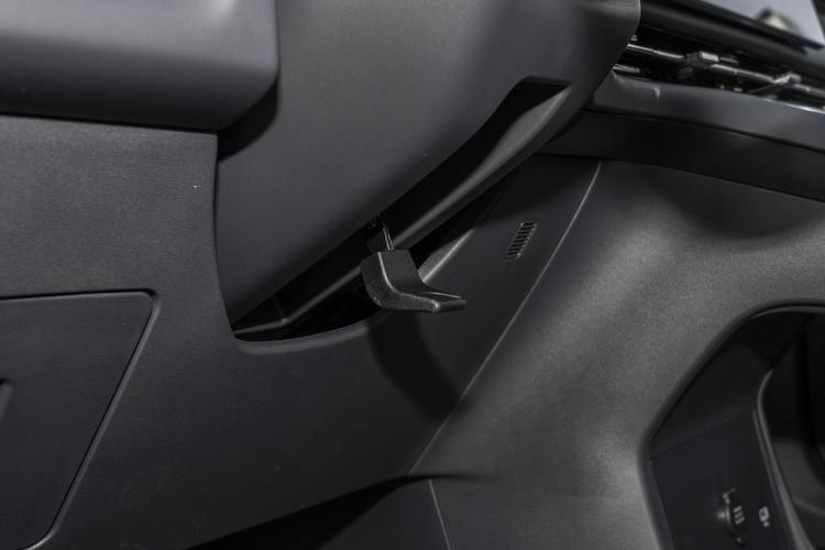 Geely Starship 7 EM-i - фото 19