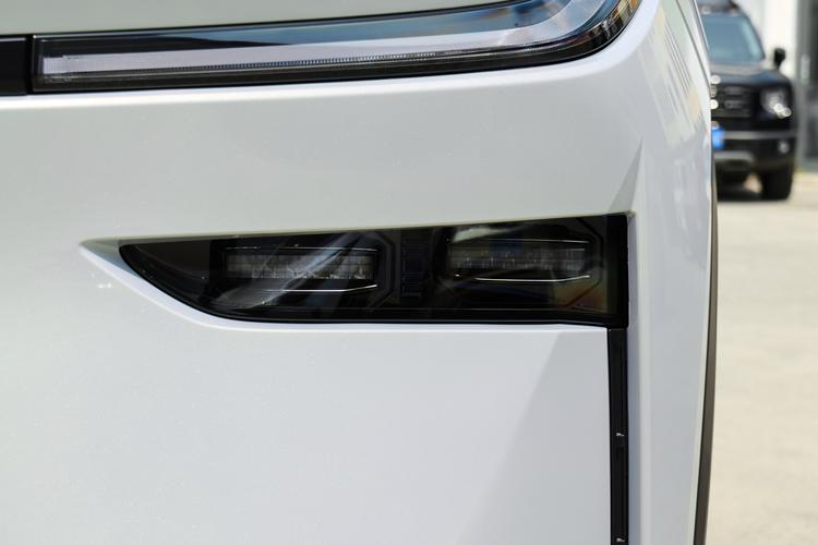 Toyota bZ3X - фото 11
