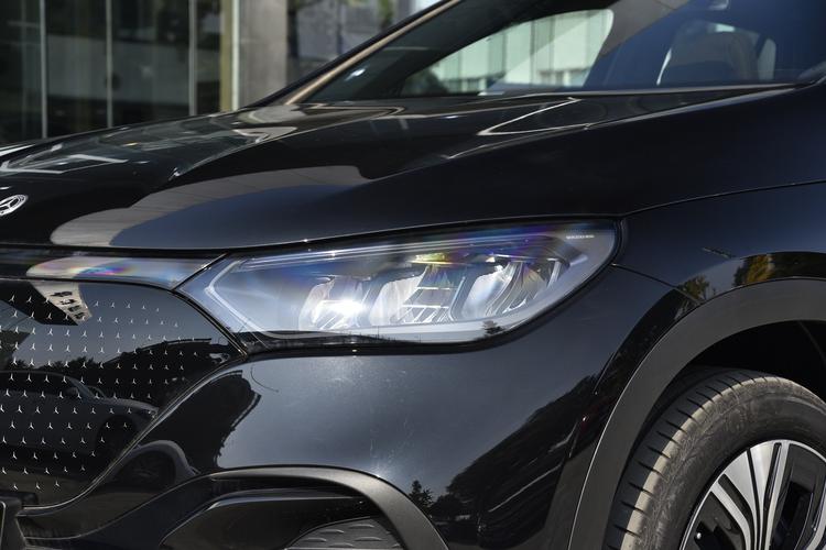 Mercedes-Benz EQE SUV - фото 9