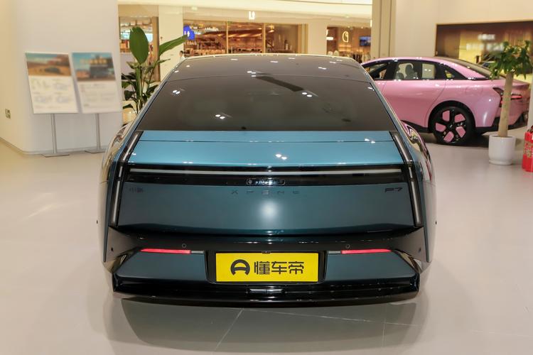 XPENG P7 - фото 6