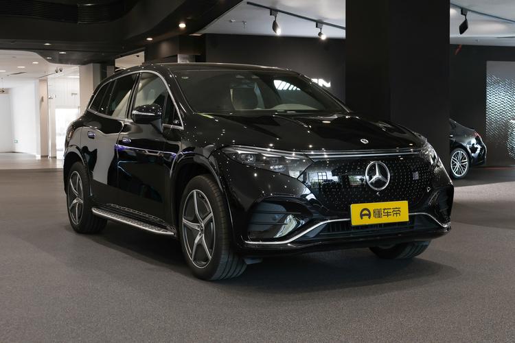 Mercedes-Benz EQS SUV - фото 3
