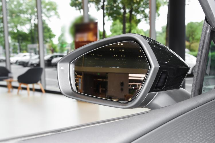 Volkswagen ID.UNYX - фото 11