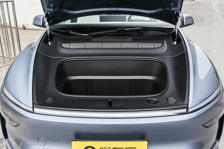 Tesla Model Y - фото 15
