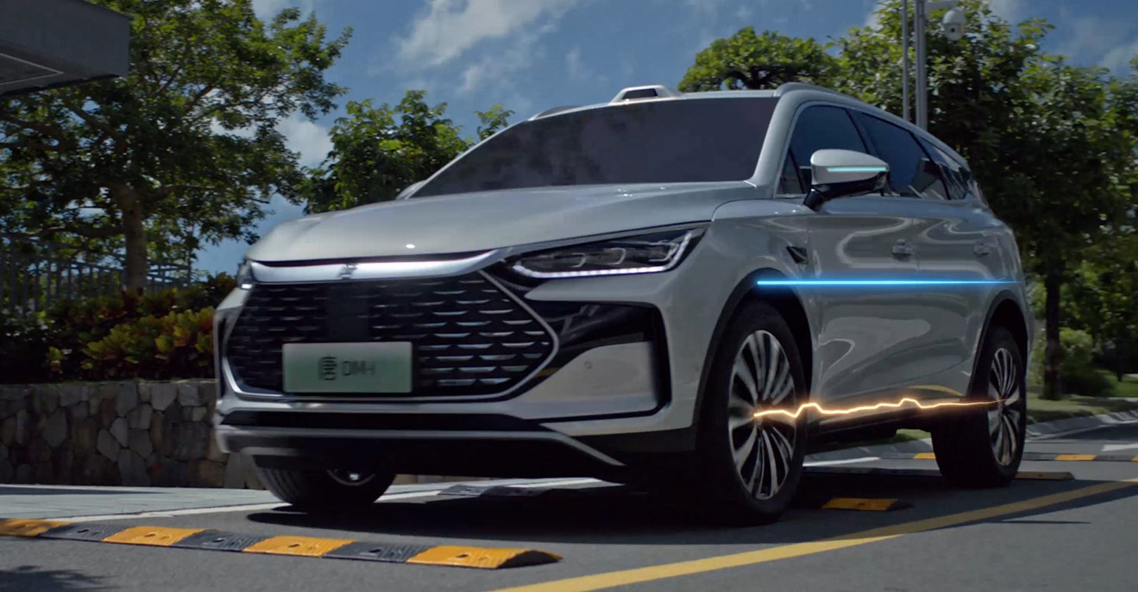 BYD Tang DM-i — флагманський семимісний кросовер