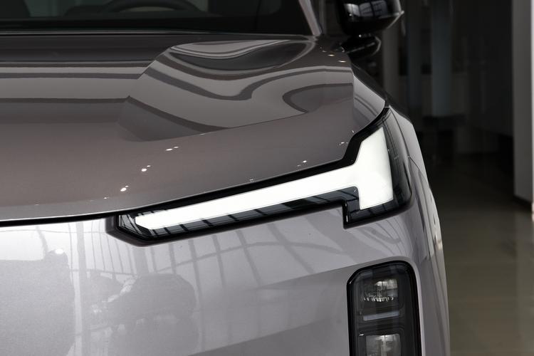 Volvo XC70 - фото 12