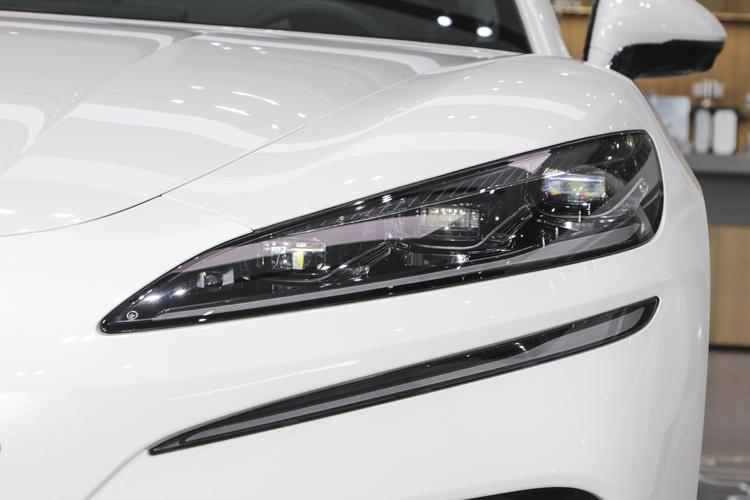Denza Z9 EV - фото 11
