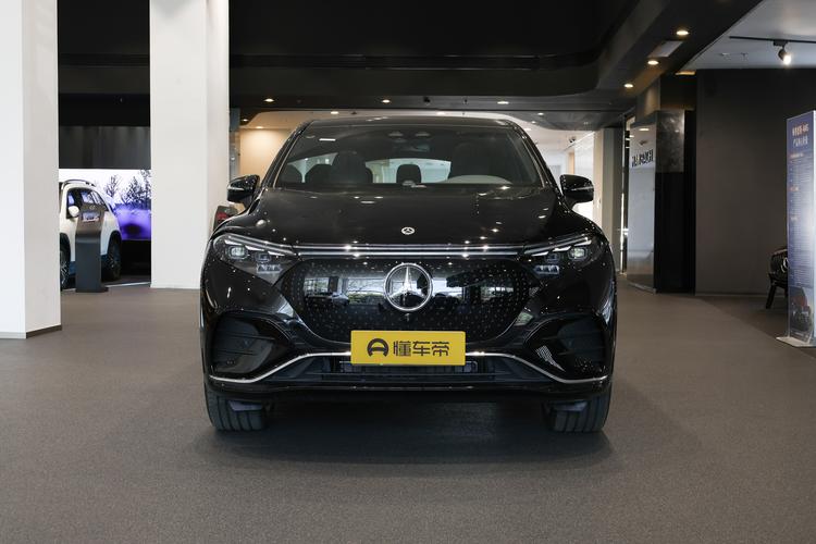 Mercedes-Benz EQS SUV - фото 2