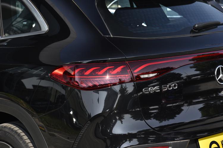Mercedes-Benz EQE SUV - фото 13