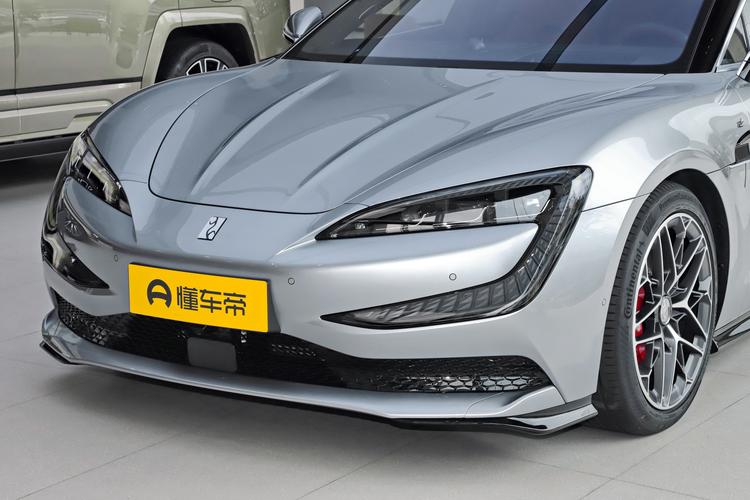 Yangwang U7 EV - фото 9