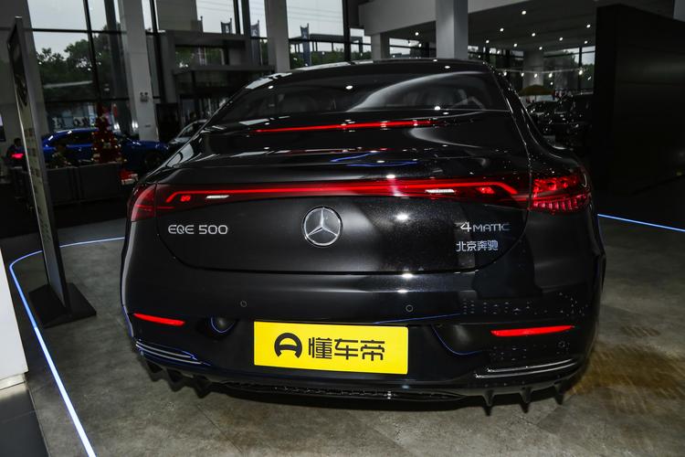 Mercedes-Benz EQE - фото 5