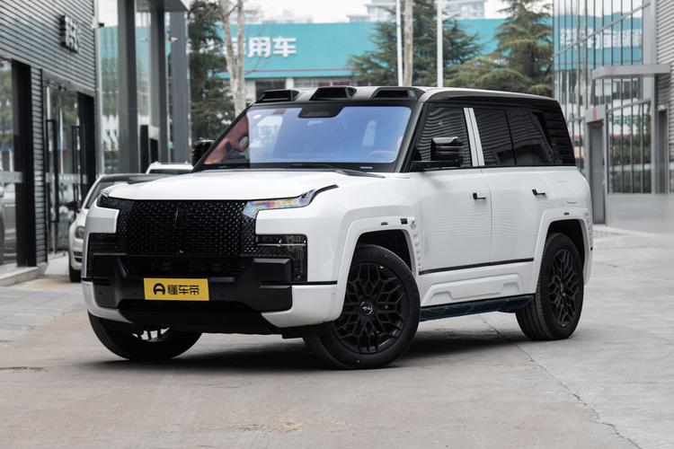 Yangwang U8 - фото 1