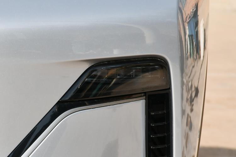 Geely Starship 7 EM-i - фото 11