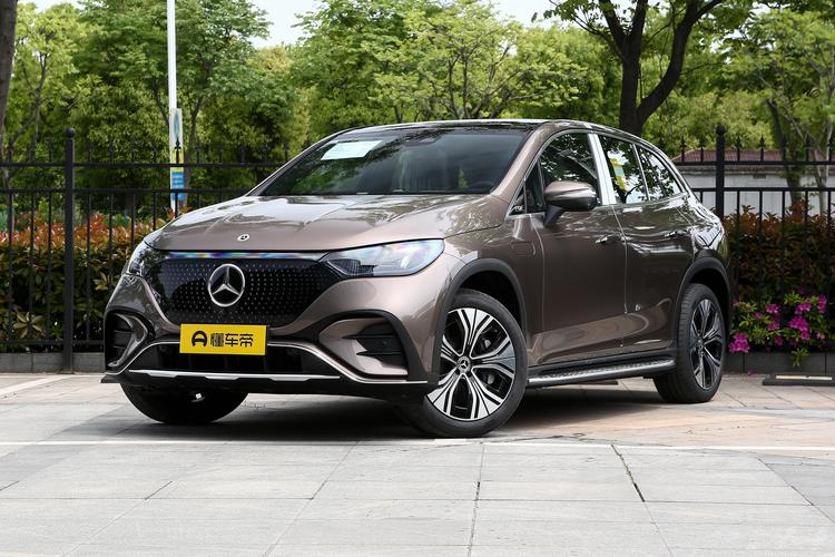 Mercedes-Benz EQE SUV - фото 1