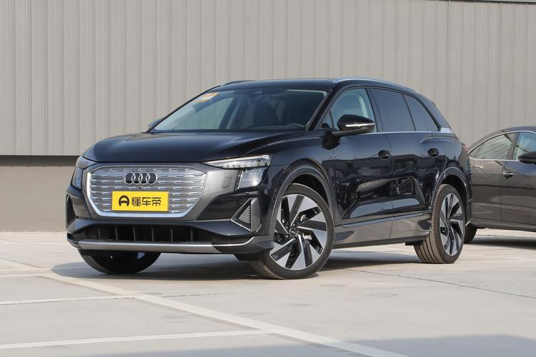 Audi Q5 e-tron - фото 1