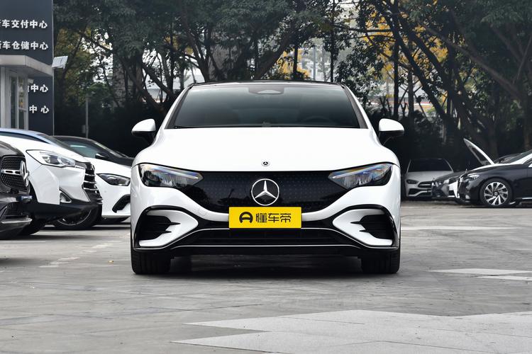 Mercedes-Benz EQE - фото 2