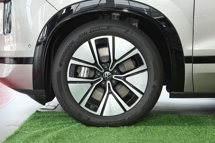 Volkswagen ID. ERA 9X - фото 12