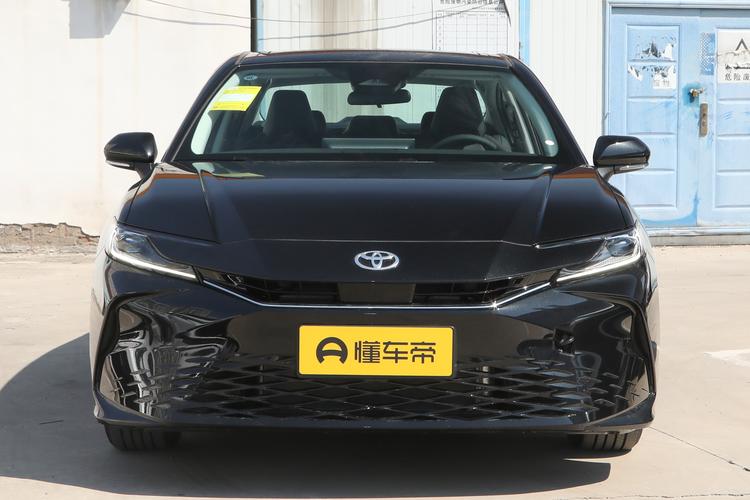 Toyota Camry - фото 12