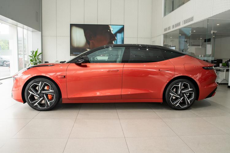 Lynk Z10 - фото 4