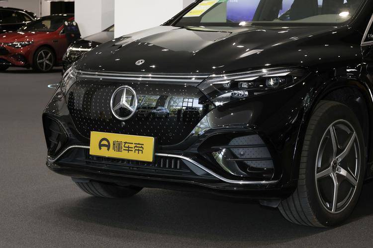 Mercedes-Benz EQS SUV - фото 9