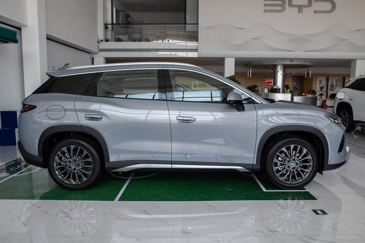 BYD Song Ultra EV - фото 8