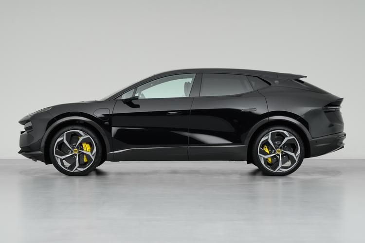 Lotus Eletre - фото 4