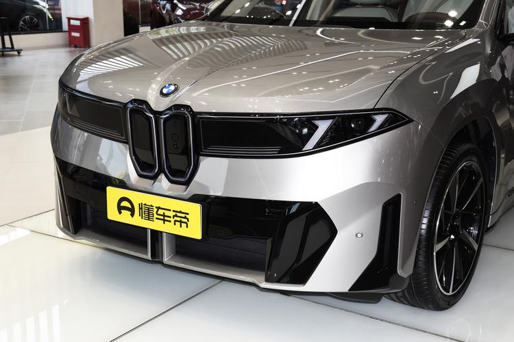 BMW iX3 - фото 9