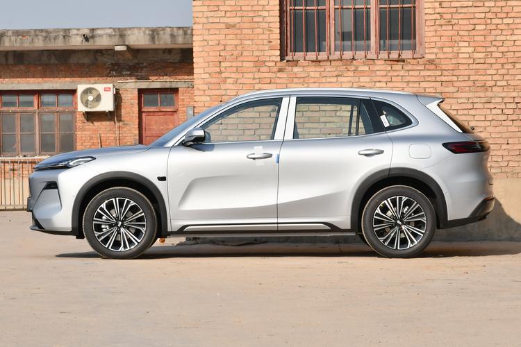 Geely Starship 7 EM-i - фото 4