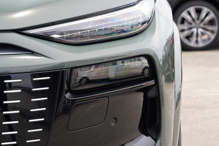 Audi Q6L e-tron - фото 11