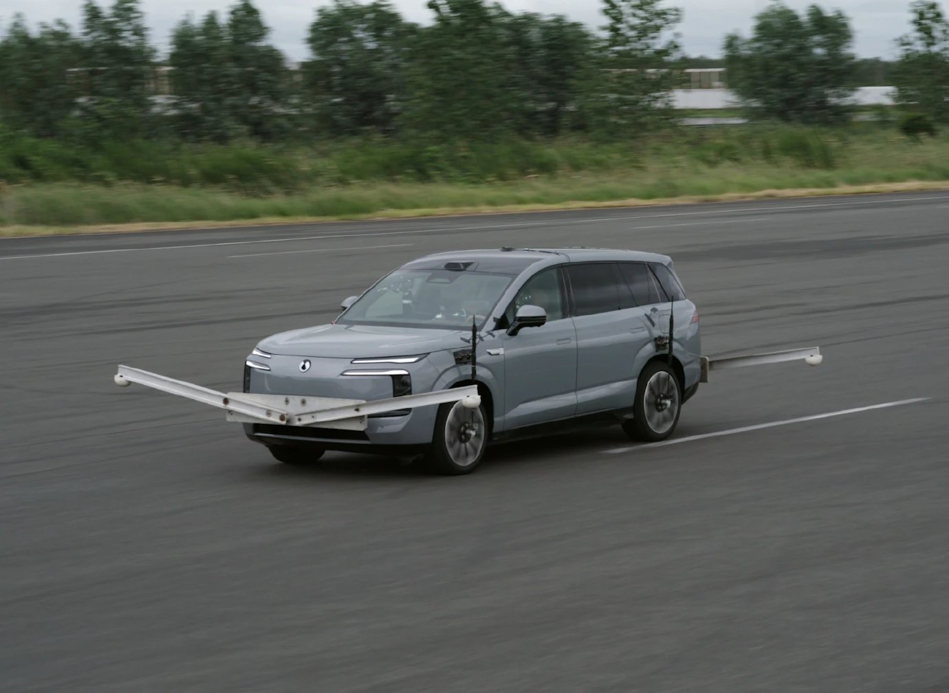 Denza N8L — стійкість у критичних ситуаціях