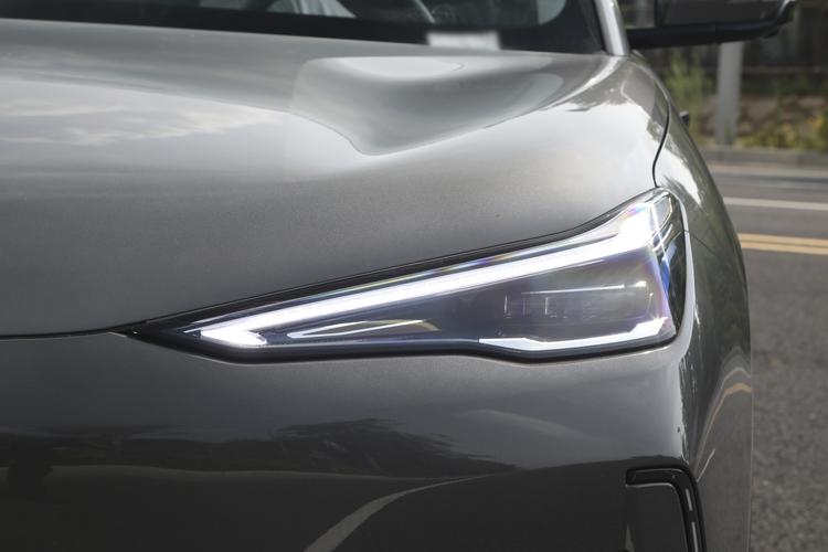Geely E5 - фото 12
