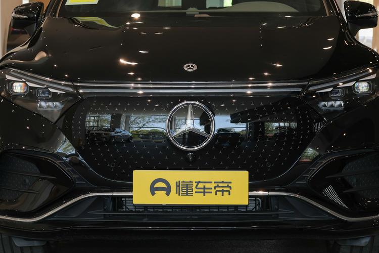 Mercedes-Benz EQS SUV - фото 10