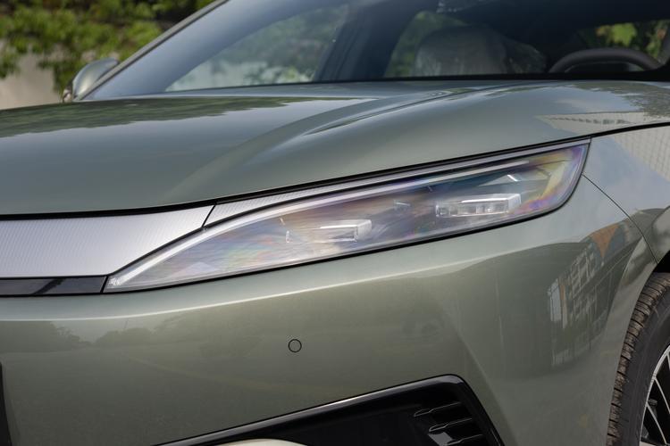 BYD Qin MAX EV - фото 9