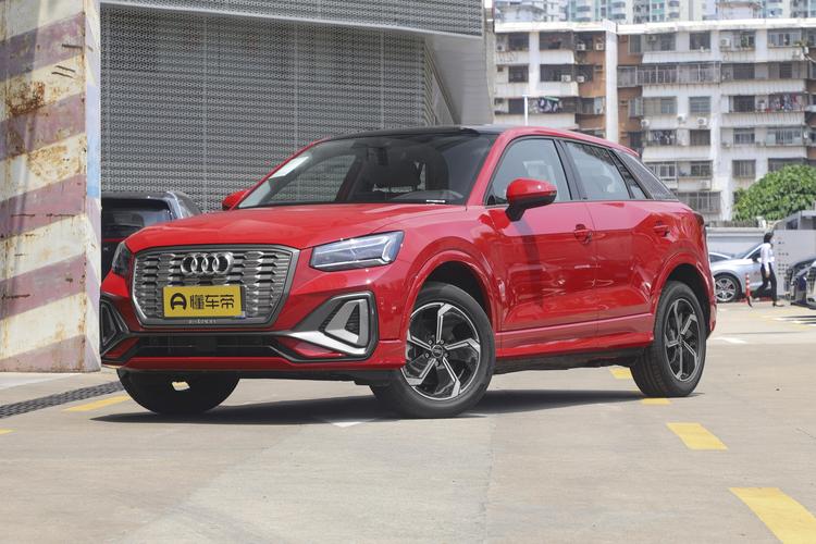 Audi Q2L e-tron - фото 1