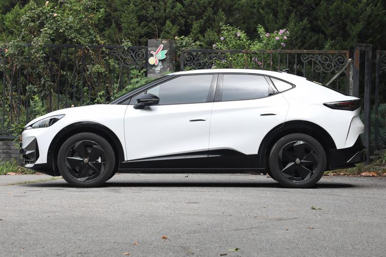 Volkswagen ID.UNYX - фото 4