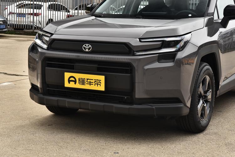 Toyota RAV4 - фото 9
