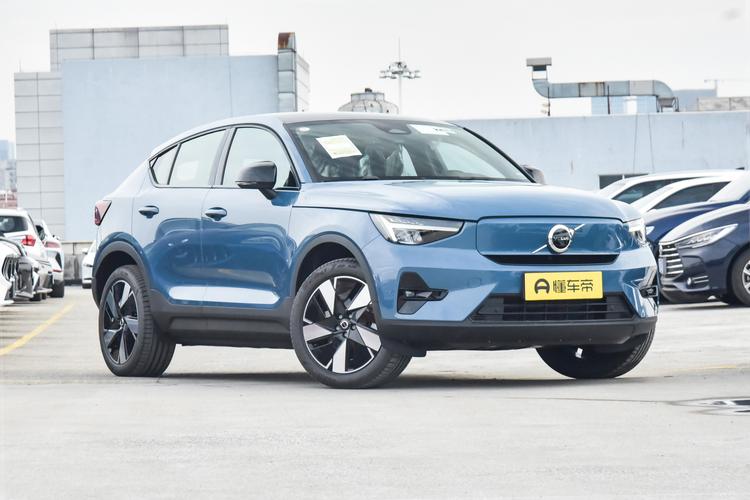 Volvo C40 Recharge - фото 3