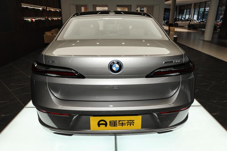 BMW i7 - фото 6