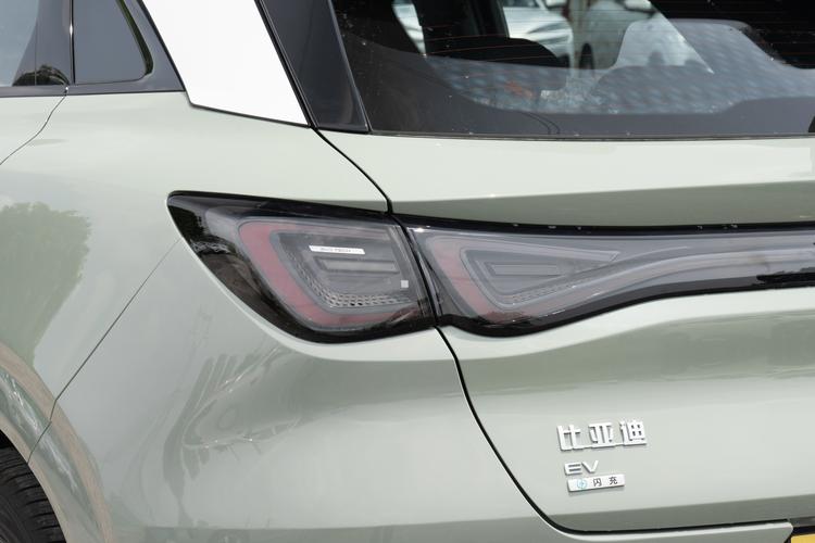 BYD Seal 06 GT - фото 13