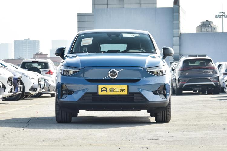 Volvo C40 Recharge - фото 2