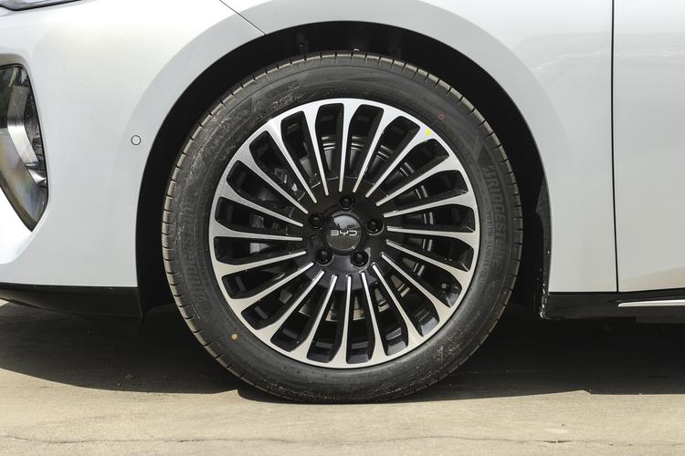 BYD Seal 08 DM - фото 11