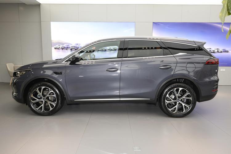 BYD Tang DM - фото 4
