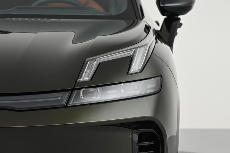 Lynk & Co 08 EM-P - фото 9