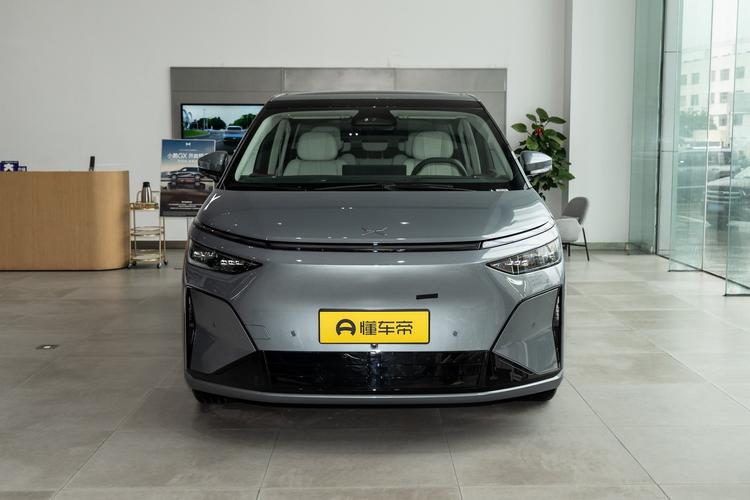 XPENG X9 - фото 2