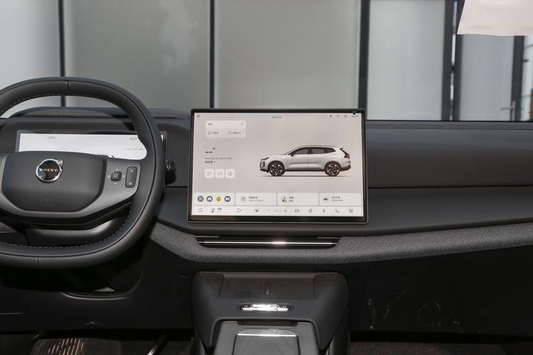 Volvo XC70 - фото 19