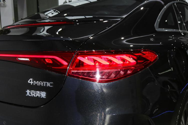 Mercedes-Benz EQE - фото 17